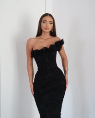 Essential Noir Elegance Maxi